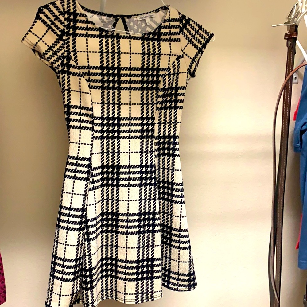 Cream/black short dress